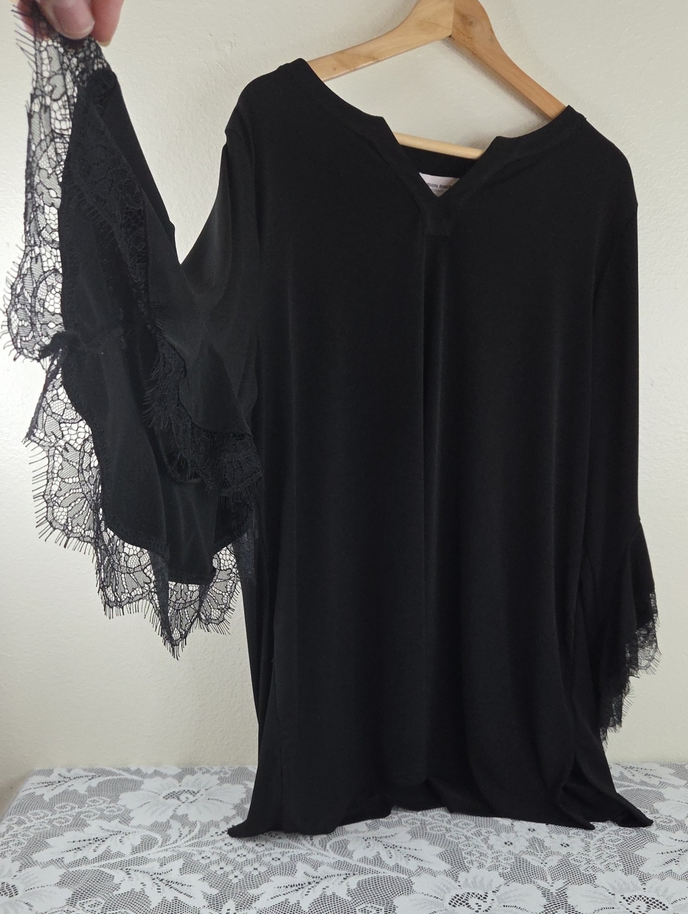 Allison Daley Tunic Womans Top Black Eyelash Lace-Trim Bell SleeveV-Neck 1X